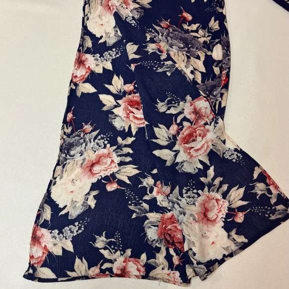 2/$20 - Gorgeous Blue & Pink Lock & Key Floral Wide Palazzo Style Flowy Pants - Picture 7 of 9